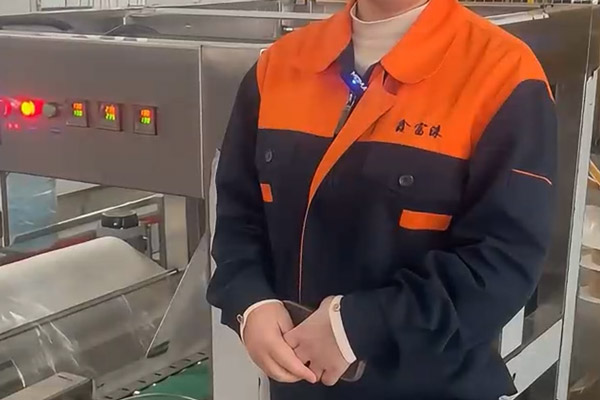 全自動(dòng)伺服套袋機(jī)