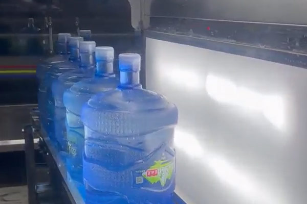 燈檢設(shè)備/自動(dòng)套標(biāo)機(jī)/桶口膜熱收縮機(jī)